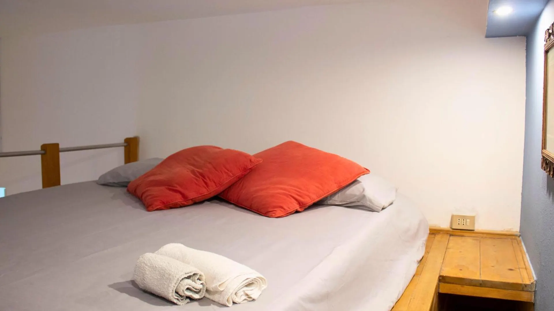 M3 Brenta - Prada District Loft Apartment Milan